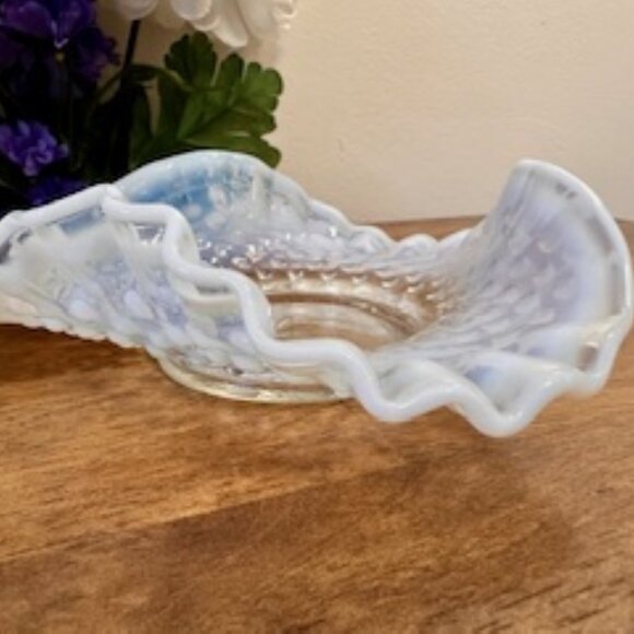 Vintage Fenton White Opalescent Hobnail Ruffled Bowl Midcentury Milk Glass Candy - Picture 4 of 5